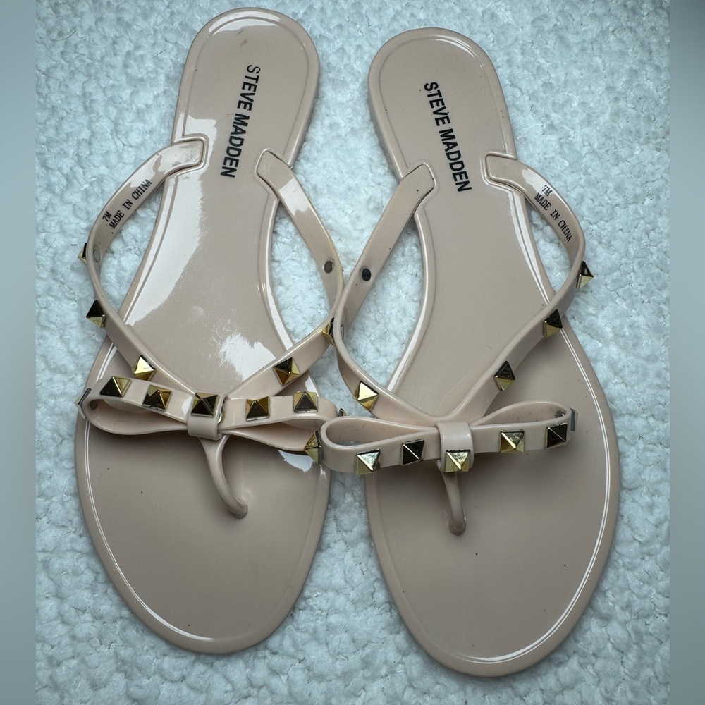 Steve Madden Nude jelly bow flip flops with Gold Studs
